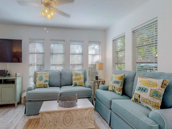 Three Bedroom Anna Maria Island Vacation Pool Home Sleeps 6