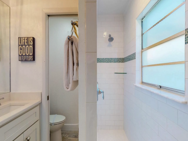 Three Bedroom Anna Maria Island Vacation Pool Home Sleeps 6
