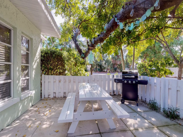 Three Bedroom Anna Maria Island Vacation Pool Home Sleeps 6