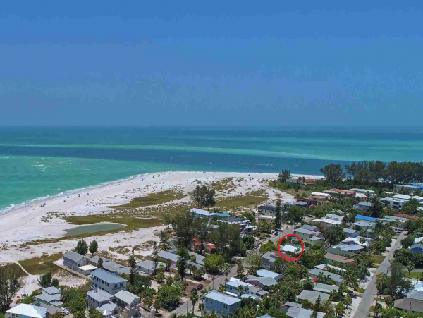 Three Bedroom Anna Maria Island Vacation Pool Home Sleeps 6