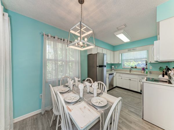 Holmes Beach 2 Bedroom Duplex Just Minutes from the Beach