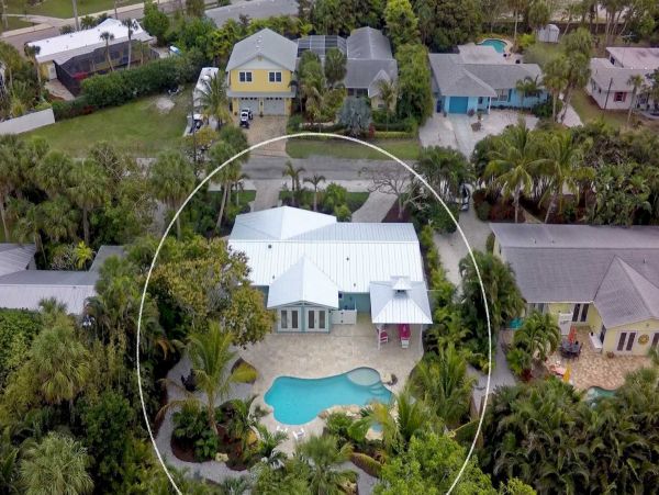 Anna Maria Island Vacation Pool Home Sleeps 6 Guests