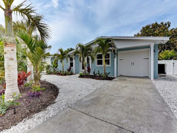 Anna Maria Island Vacation Pool Home Sleeps 6 Guests
