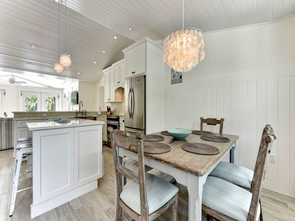 Anna Maria Island Vacation Pool Home Sleeps 6 Guests