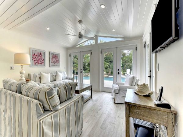 Anna Maria Island Vacation Pool Home Sleeps 6 Guests