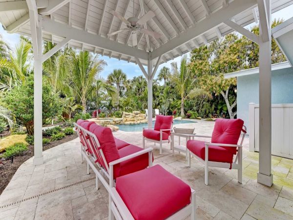 Anna Maria Island Vacation Pool Home Sleeps 6 Guests