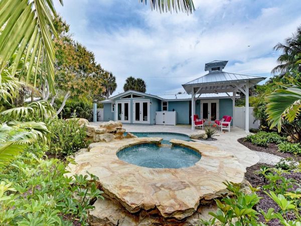 Anna Maria Island Vacation Pool Home Sleeps 6 Guests