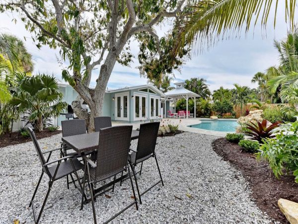 Anna Maria Island Vacation Pool Home Sleeps 6 Guests