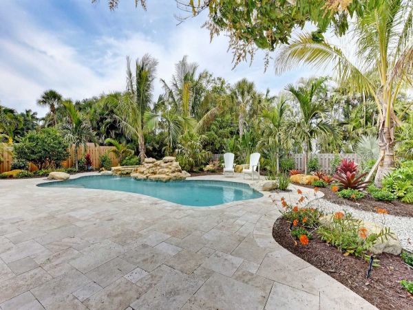Anna Maria Island Vacation Pool Home Sleeps 6 Guests