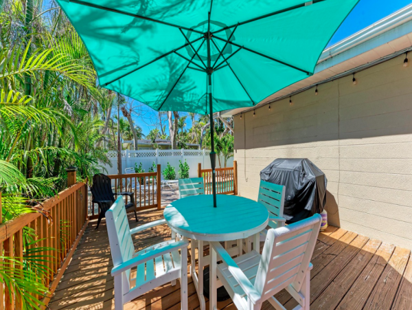 Charming Holmes Beach Rental with Private Pool - Very Close to Beach