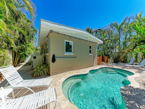 Charming Holmes Beach Rental with Private Pool - Very Close to Beach