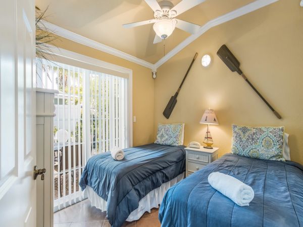 Two Bedroom Condo in Holmes Beach Sleeps Six Guests