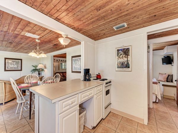 Anna Maria Island Holmes Beach Home 957540