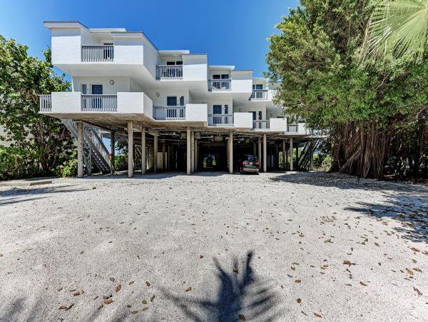 Anna Maria Island Beachfront Vacation Condo Two Bedrooms