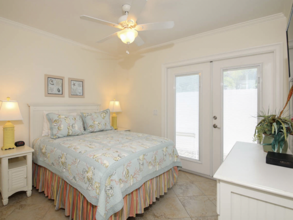 Cozy Holmes Beach Duplex Shared Pool  One Block to Beach