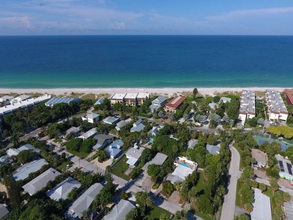 Cozy Holmes Beach Duplex Shared Pool  One Block to Beach