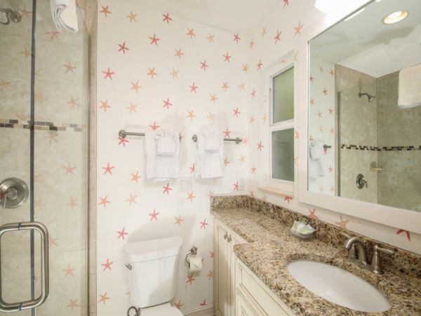 Cozy Holmes Beach Duplex Shared Pool  One Block to Beach