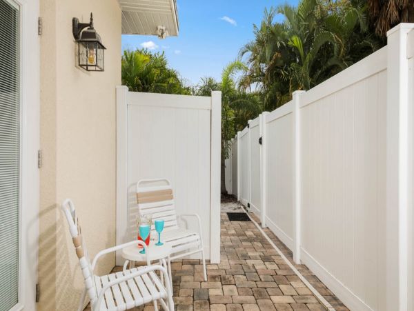 Cozy Holmes Beach Duplex Shared Pool  One Block to Beach