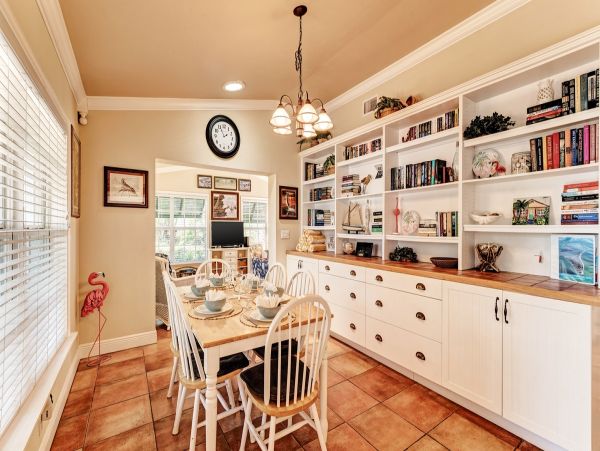 Tropical Vacation Getaway in Holmes Beach