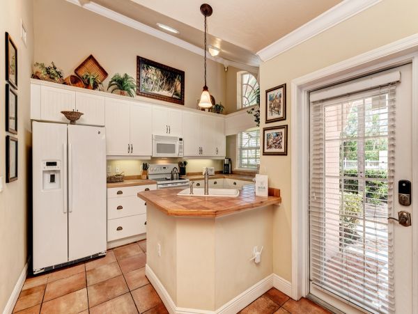 Tropical Vacation Getaway in Holmes Beach