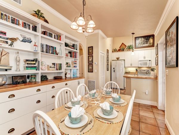 Tropical Vacation Getaway in Holmes Beach
