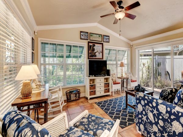 Tropical Vacation Getaway in Holmes Beach