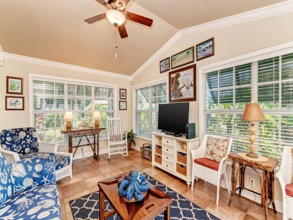 Tropical Vacation Getaway in Holmes Beach