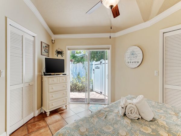 Tropical Vacation Getaway in Holmes Beach