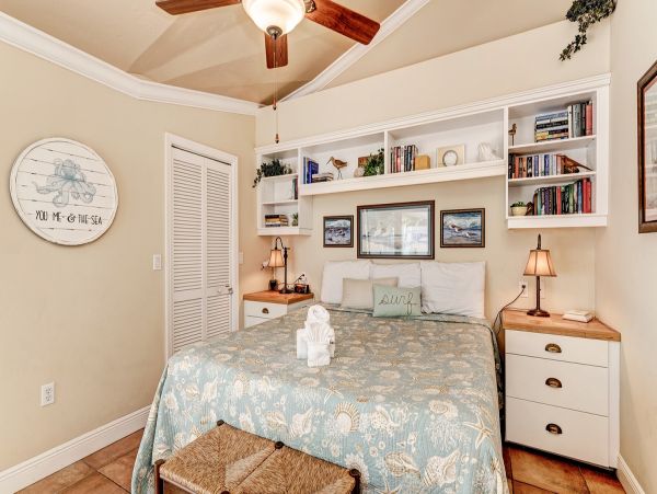 Tropical Vacation Getaway in Holmes Beach
