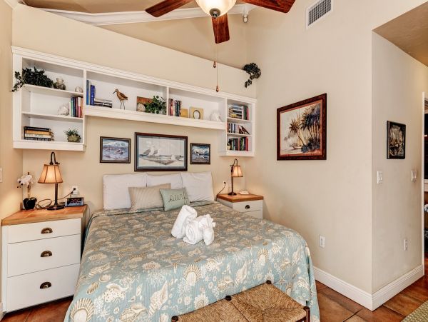 Tropical Vacation Getaway in Holmes Beach