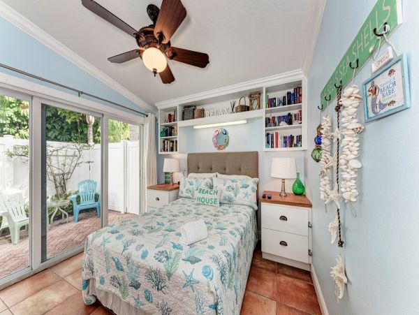 Lovely Holmes Beach Two Bedroom Vacation Condo