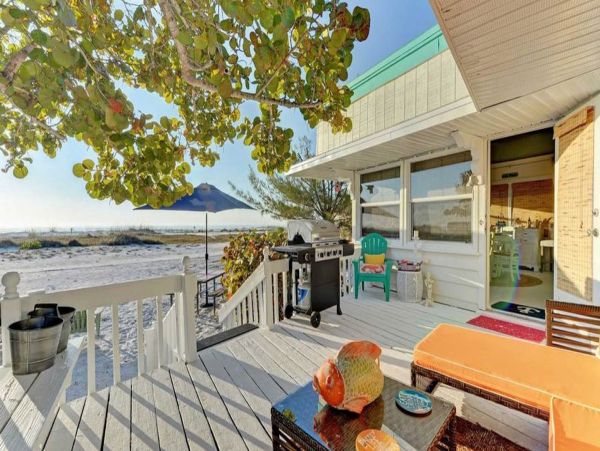 Beach cottage at the North End