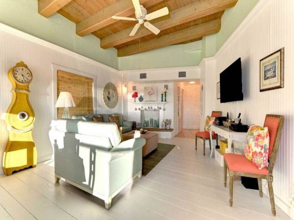 Beach cottage at the North End