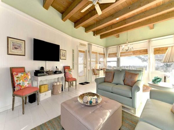 Beach cottage at the North End