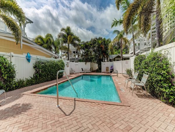 Anna Maria Island Vacation Rental Near Beach - Holmes Beach 1BR Condo with Pool