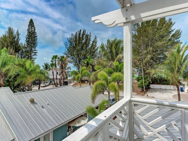 Anna Maria Island Vacation Rental Near Beach - Holmes Beach 1BR Condo with Pool