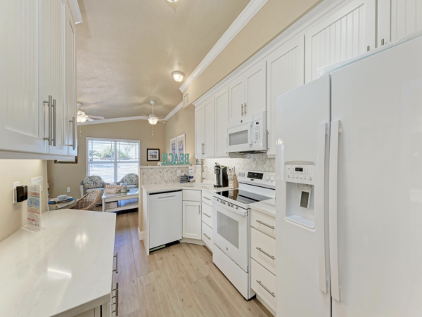 Anna Maria Island Vacation Rental Near Beach - Holmes Beach 1BR Condo with Pool