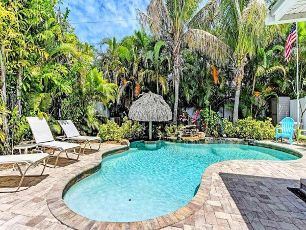 Holmes Beach Walk to the Beach Large Pool Stunning Home