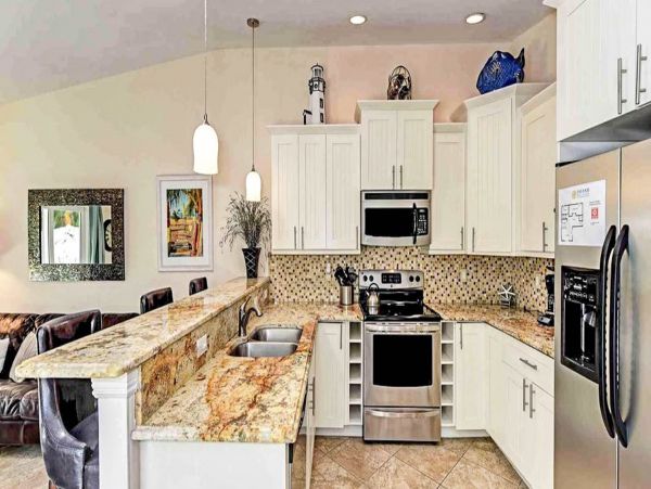 Holmes Beach Walk to the Beach Large Pool Stunning Home