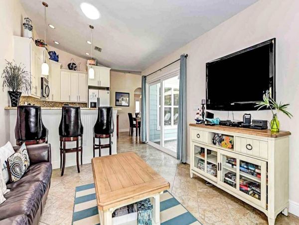 Holmes Beach Walk to the Beach Large Pool Stunning Home