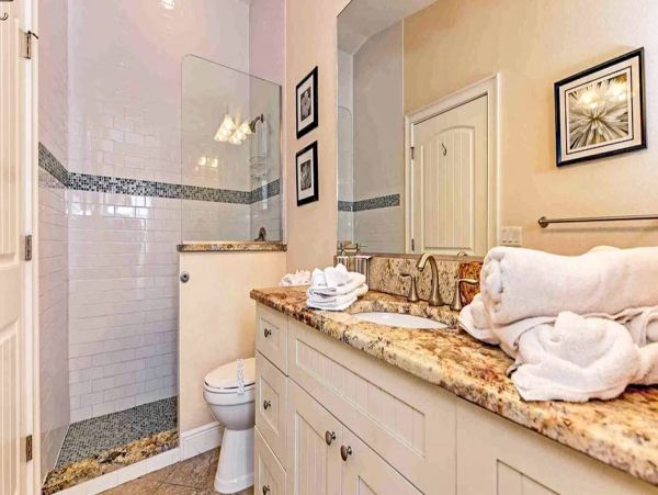 Holmes Beach Walk to the Beach Large Pool Stunning Home