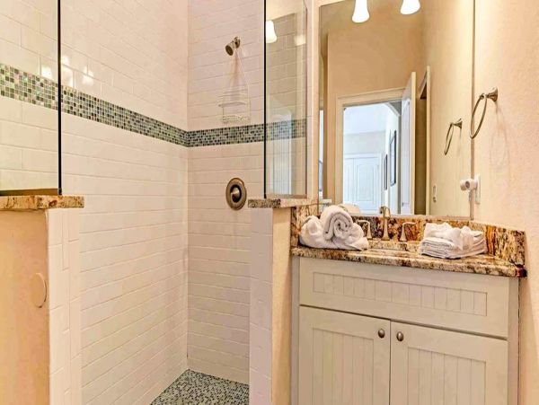 Holmes Beach Walk to the Beach Large Pool Stunning Home
