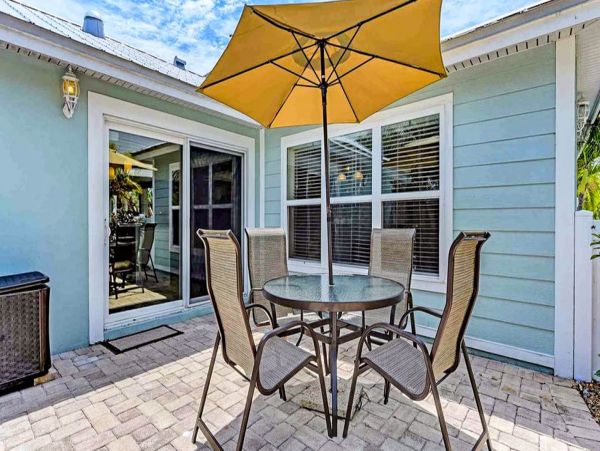 Holmes Beach Walk to the Beach Large Pool Stunning Home