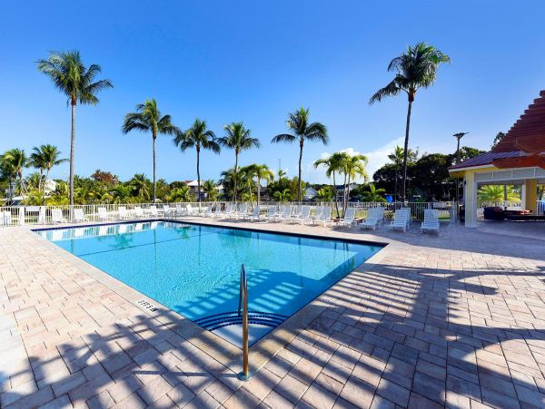 Tavernier Vacation Condo Two Bedroom Bay Views