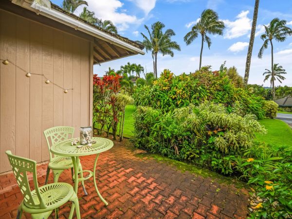 Charming 3-Bedroom Retreat in the Heart of Princeville - A True Island Gem