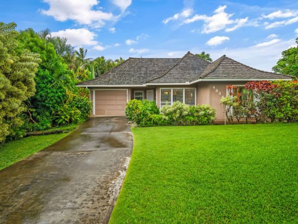 Charming 3-Bedroom Retreat in the Heart of Princeville - A True Island Gem