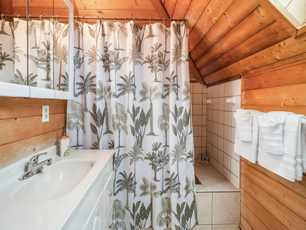 Charming 3-Bedroom Retreat in the Heart of Princeville - A True Island Gem