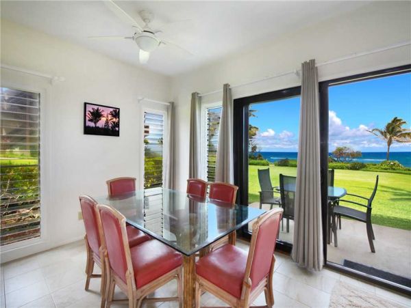 Kauai Oceanfront Vacation Rental Wailua Beachfront Condo with Lanai & Pool