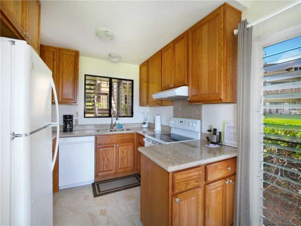 Kauai Oceanfront Vacation Rental Wailua Beachfront Condo with Lanai & Pool