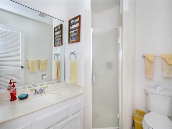 Kauai Oceanfront Vacation Rental Wailua Beachfront Condo with Lanai & Pool